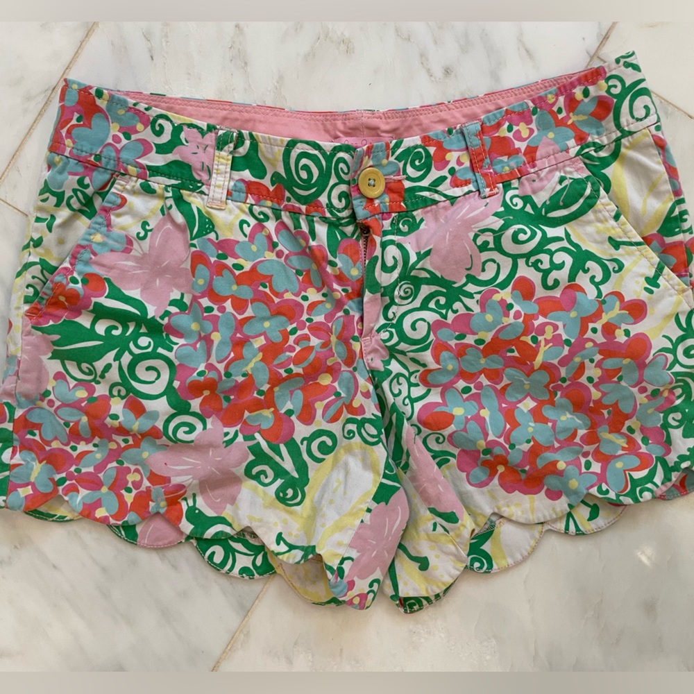 Lilly Pulitzer Buttercup Scallop Shorts size 6
